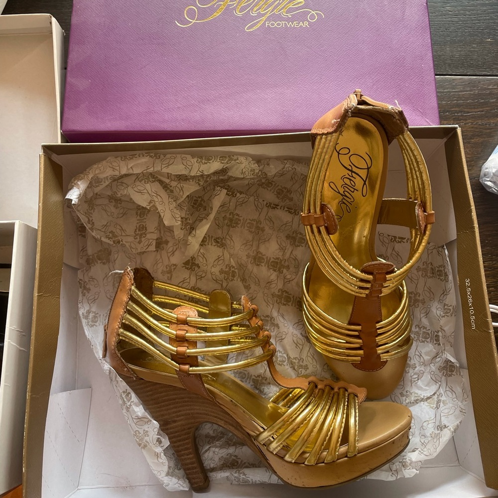 Fergie Footwear Krown Toffee Heels